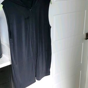 Chico's Travelers Sleveless Vest with hood